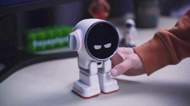 Rux Smart Desktop Buddy